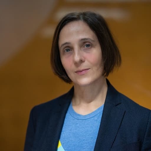 Carmela Ciuraru