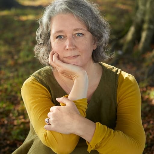 Claire Fuller