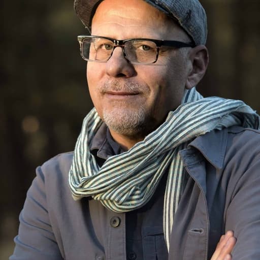 Eric    Weiner