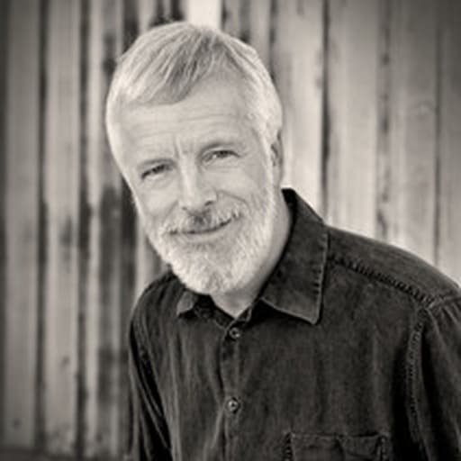 Frank E. Peretti
