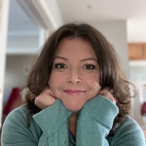 Holly  Ryan