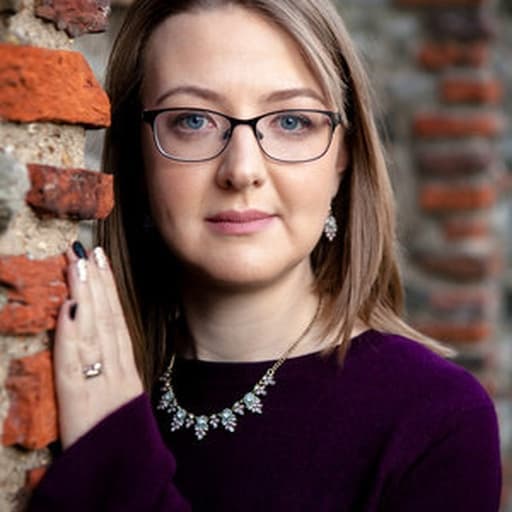Laura  Purcell