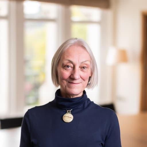 Lucy  Parker