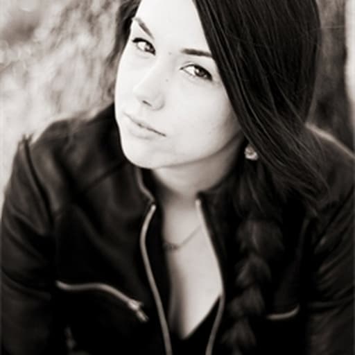 Tess Sharpe