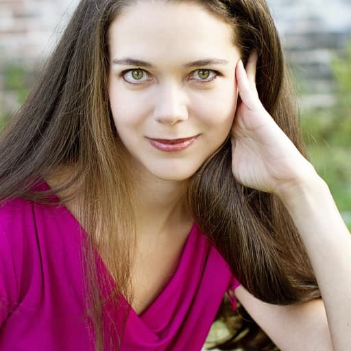 Jennifer Lynn Barnes